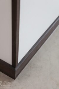 قرنیز قهوه ای چوبی