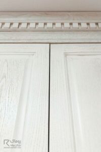 قاب کمد کرم طلایی