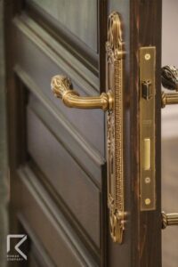 Luxurious-solid-wooden-door-handle-04