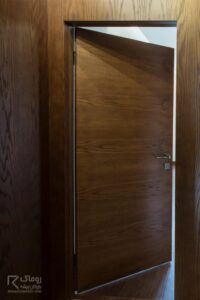 درب چوبی رنگ چوب