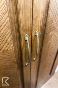 درب و دستگیره کمد دیواری