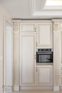 پنتری و کابینت فر با رنگ پتینه کرم طلایی