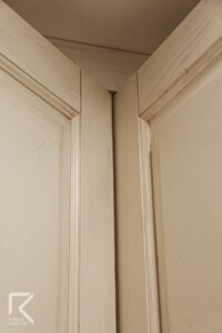 کمد دیواری پتینه کلاسیک ابزار خورده