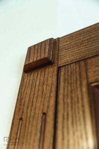 تاج کمد اتاق خواب وینتیج با روکش بلوط