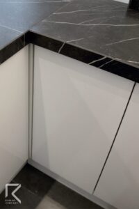 کابینت فلت های گلاس براق بدون دستگیره