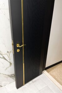 درب طوسی تیره مدرن شیار دار چوبی