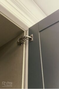 لولا کمد دیواری طوسی با بدنه کتان طوسی