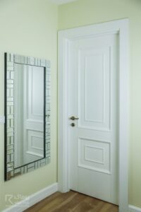 درب سفید پوششی آلانیا تلفیق زیبایی از چوب روس