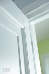 قاب درب سفید چوبی