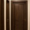 درب اتاق ورشو، درب قهوه‌ای تیره تک‌قاب