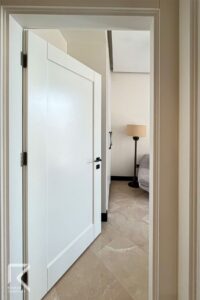 درب سفید نئوکلاسیک