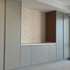 کابینت آشپزخانه ایرلند، کابینت‌های کرم کنار پنجره