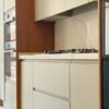 کابینت آشپزخانه ایرلند، کشوهای کرم و گاز روی صفحه سفید