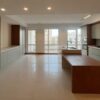 کابینت آشپزخانه ایرلند، نمای کلی با جزیره گردویی