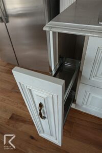 کابینت روکش بلوط کلاسیک