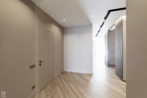 درب بدون چارچوب لاتویا