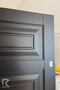 زیبایی درب ورودی طوسی