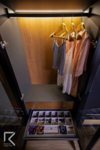 اکسسوری کمد دیواری مدرن شیشه ای