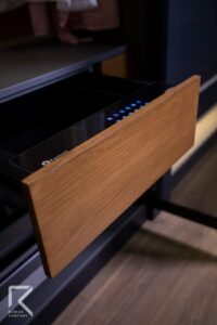 کشوی رمزدار کمد دیواری شیشه ای مدرن