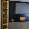 کابینت آشپزخانه میدلند، ستون ویترین و کابینت‌های طوسی