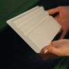 قرنیز چوبی باتیس، قرنیز سفید نئوکلاسیک در دست