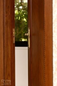 قاب درب چوبی کلاسیک