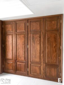 کمد دیواری تمام چوب لاکچری با درب سه قاب فندقی رنگ