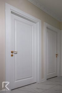 طرح درب اتاقی سفید چوبی