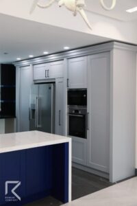 خرید کابینت آشپزخانه نئوکلاسیک طوسی