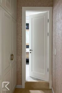 درب داخلی سفید نئوکلاسیک