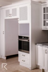 درگاهی آشپزخانه با کابینت وایت واش قاب تونیک