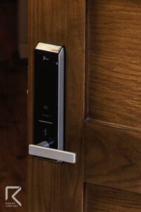 دستگیره دیجیتال درب تمام وب کلاسیک