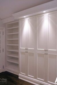 قفسه بندی جادار اتاق کمد کلاسیک