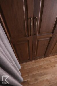 مدل کمد دیواری کلاسیک ابزار خورده