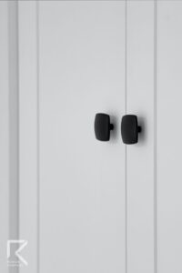 دستگیره کمد دیواری سفید نئوکلاسیک