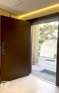 bern-lobby-door-01