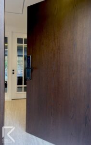 bern-lobby-door-03