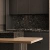 کابینت آشپزخانه مدرن مشکی و چوب اوک لند، تصویر چهاردهم