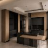 کابینت آشپزخانه مدرن مشکی و چوب اوک لند، تصویر نوزدهم